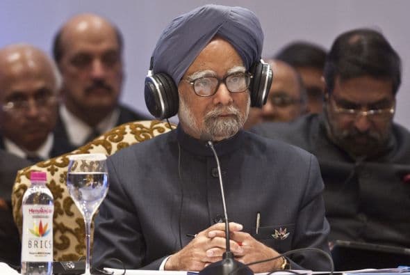 "Acordamos que una solución duradera para Siria e Irán solo puede alcanzarse mediante el diálogo", dijo el anfitrión y primer ministro indio, Manmohan Singh.