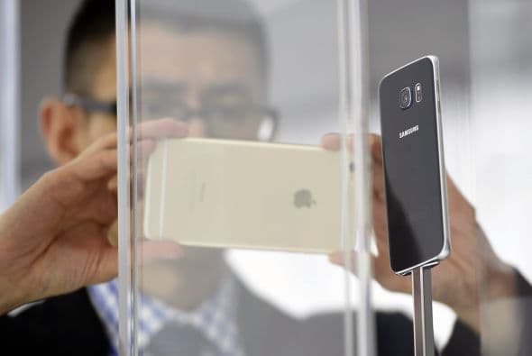 El Galaxy S6 fue la estrella en el stand de Samsung.