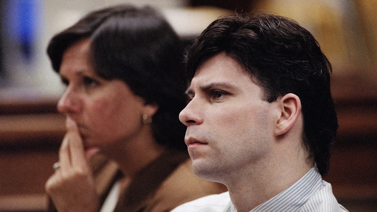 Recientemente se informó que tras la separación con Sneed, Lyle inició una relación con 
<b>Milly Bucksey,</b> una estudiante británica de 21 años que le escribió en prisión y lo ha visitado una vez.