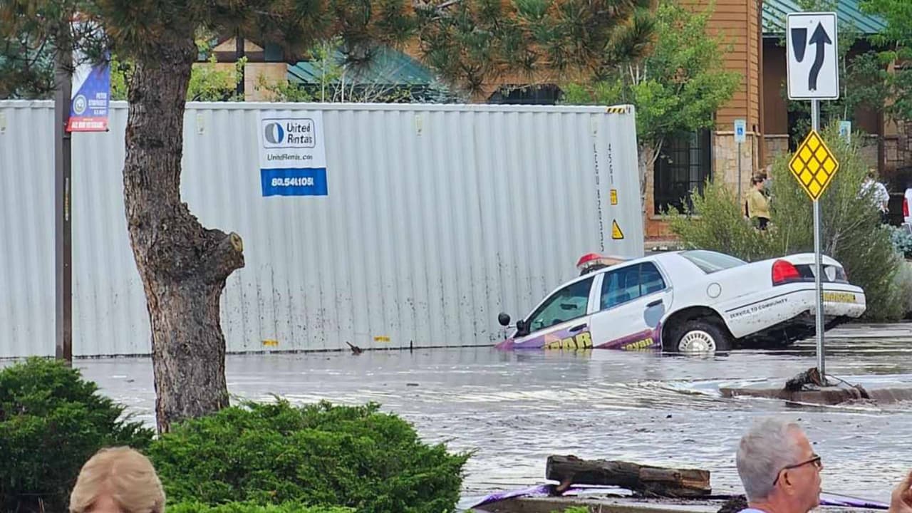 Inundación repentina cerca del Gran Cañón provoca la evacuación de más de 100 personas