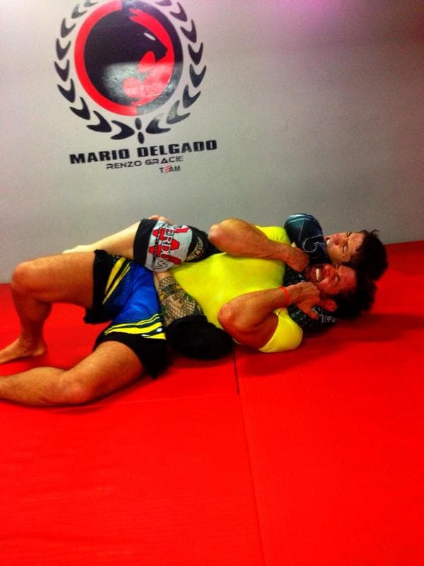 También las artes marciales mixtas lo apasionan y ha sido parte del cártel en eventos de exhibición.