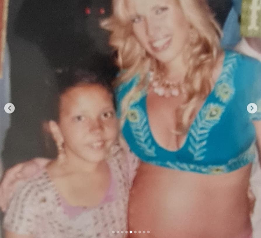 "Siento mucho que 
<b><a href="https://www.univision.com/famosos/natasha-moctezuma-pasquel-muere-tio-pablo-moctezuma-emotivo-mensaje" target="_blank">hayas tenido que pasar por tanto en esta vida</a></b>", continuó, "desearía poder deshacerme de todo lo que tuviste que soportar, desearía haber sido la que estaba enferma, no tú, mi preciosa alma. Espero que en cada minuto de tu vida supieras lo amada y querida que eras desde el momento en que llegaste a nuestros brazos".
<br>