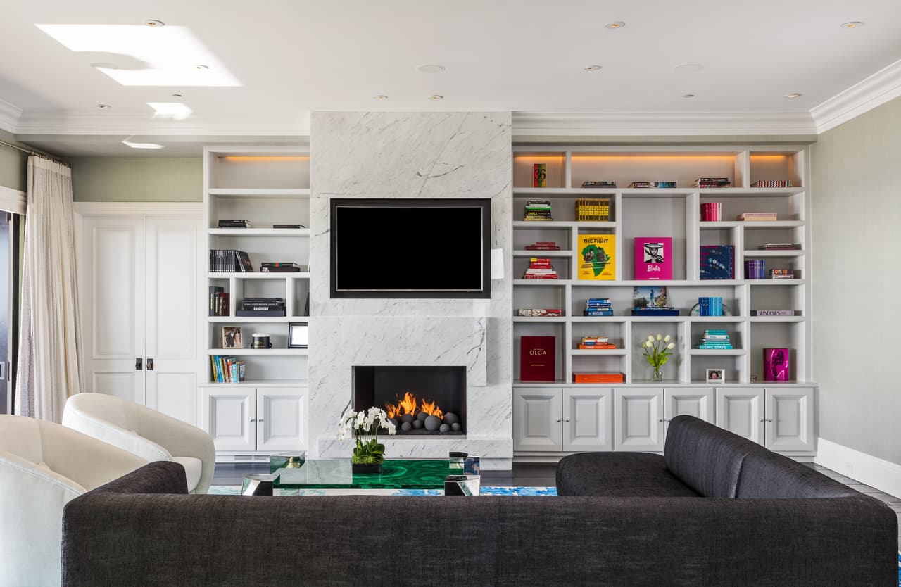 Los libros y otros materiales valiosos no están al alcance de los niños, por lo que no se tienen que preocupar de que toquen o rompan algo.