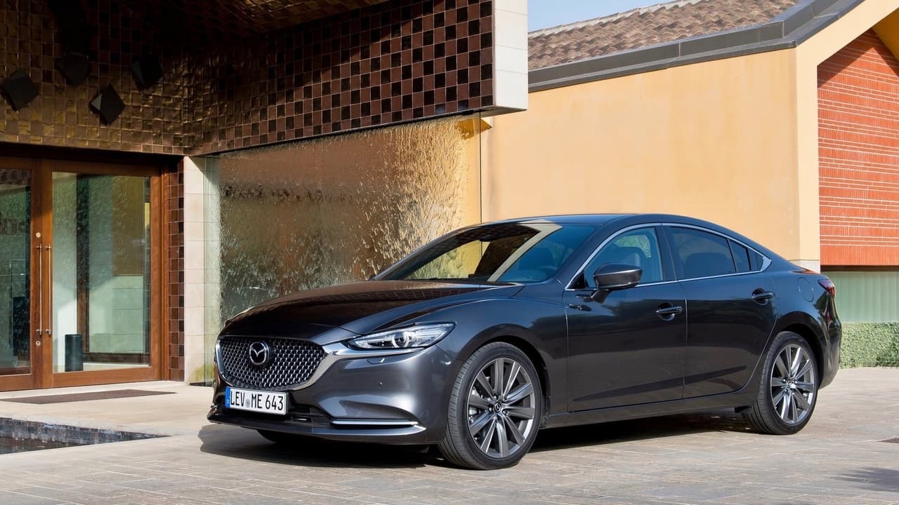 <h3 class="cms-H3-H3">5. Mazda6</h3>
<br>Este modelo es uno de los sedanes más elegantes de una marca que no es de lujo, así como también el quinto modelo más confiable en Estados Unidos. No se vende en las mismas cantidades de sus competidores de Toyota, Honda y Nissan, ya que Mazda tiene una red de distribusión más pequeña y menos capacidad de producción. Con la consecuencia lateral de la exclusividad. ¿Qué más se puede querer?