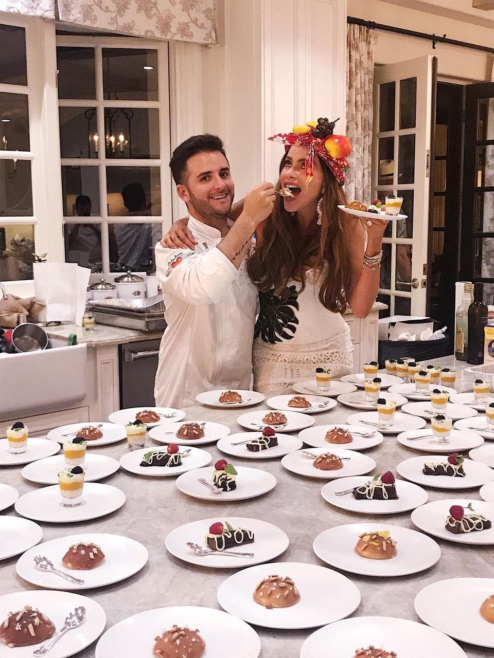 <b>Sofía Vergara</b> es una de las estrellas que ha disfrutado de la cocina vanguardista del chef colombiano
<b> Juan Manuel Barrientos</b> en ElCielo Miami, quien asegura que más que recetas, él crea "viajes culinarios" para sus comensales.