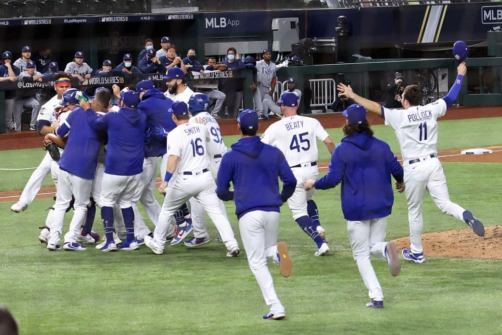 Todo es felicidad en Los Angeles, luego de que los Dodgers consiguieran el tan anisado título de Serie Mundial al derrotar a los Tampa Bay Rays.