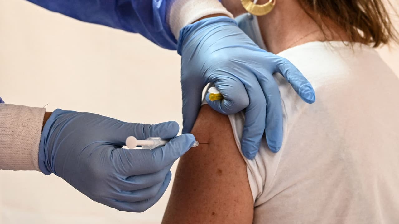 El gobernador de California anunció un 
<a href="https://covid19.ca.gov/vax-for-the-win/" target="_blank">programa de incentivos de $116.5 millones</a> para residentes del estado que ya estén vacunados o que decidan vacunarse hasta el 15 de junio.