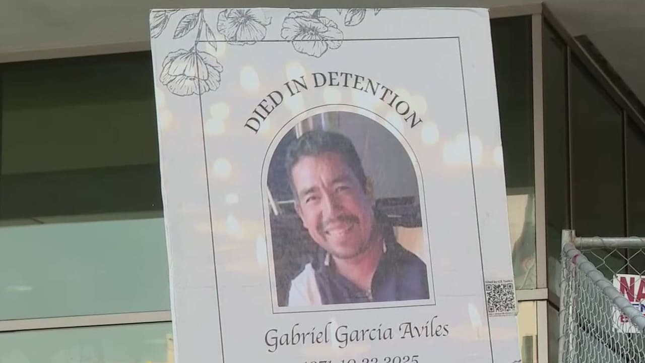 Protestan por muertes de inmigrantes en centro de detención de ICE en Adelanto