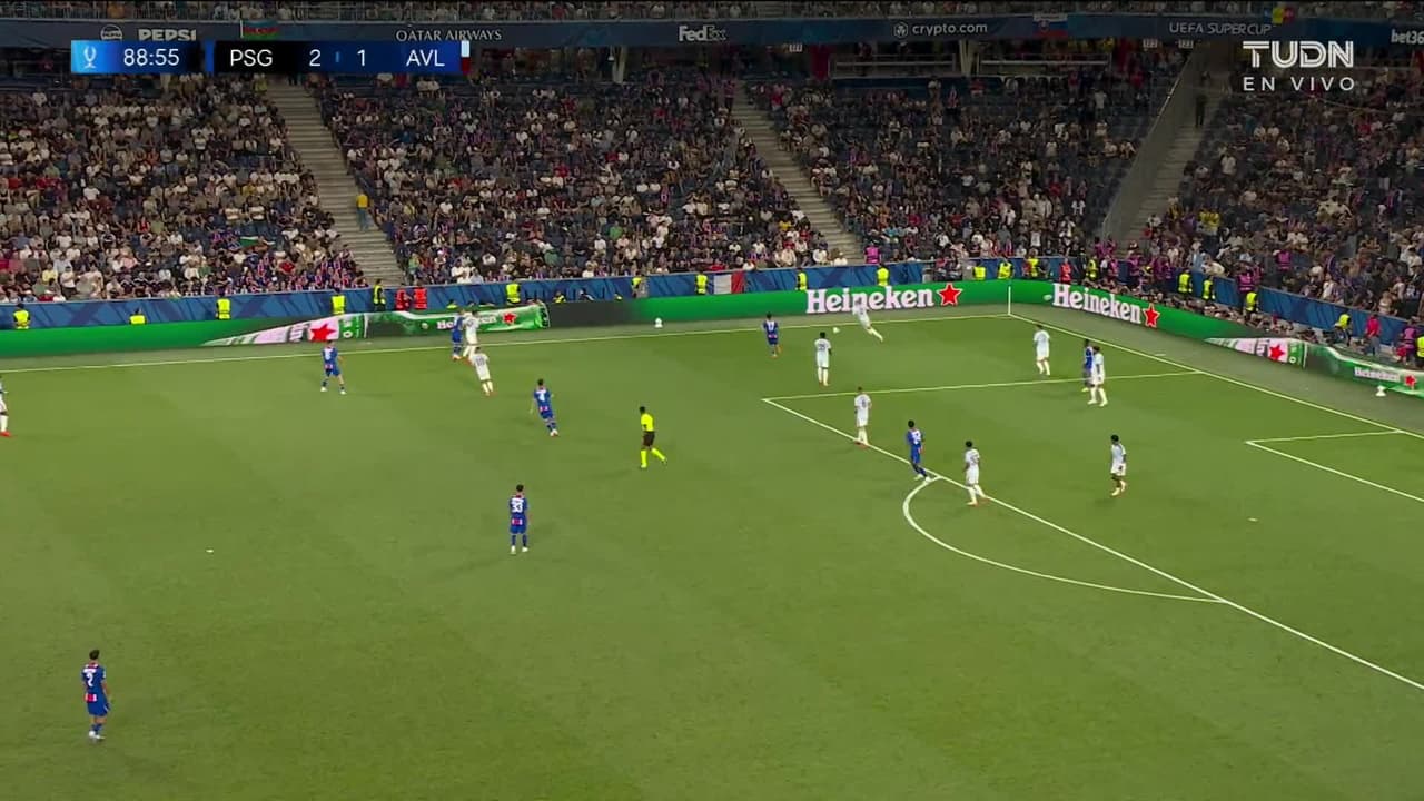 ¡TIRO ATAJADO! disparo por Ousmane Dembélé.