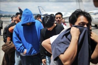 Cautela tras anuncio de acuerdo que permitiría el regreso de algunos deportados
