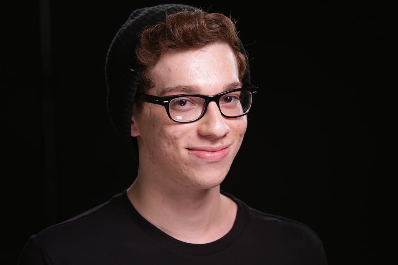 Kevin nos enamoró cuando Laura cantó con él en las audiciones de Miami Beach. Sin embargo, nadie se imaginó que se retiraría de la competencia.