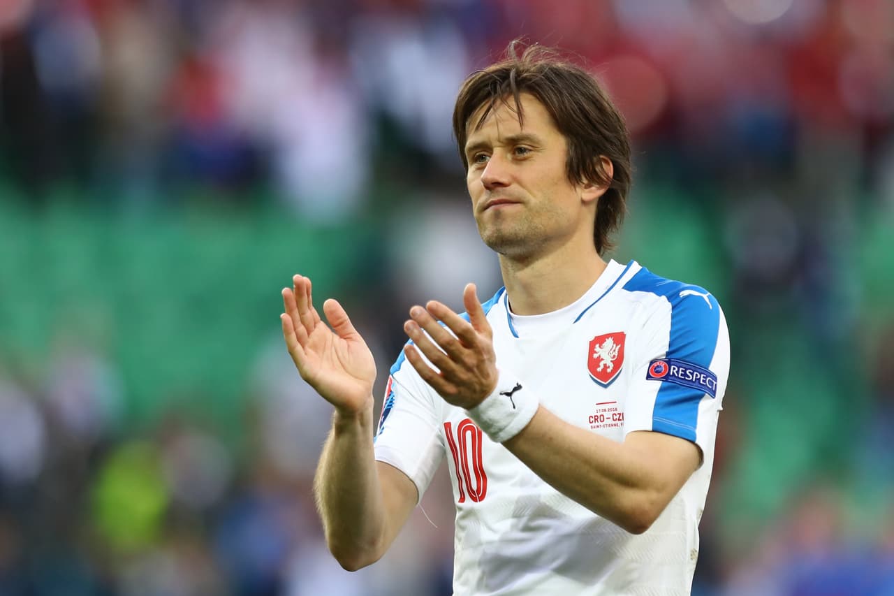 A sus 37 años, 19 de ellos como jugador, el checo Tomas Rosicky le dijo adiós a la actividad profesional, en la que brilló con Spartak Praga, Borussia Dortmund y Arsenal, además de su selección.