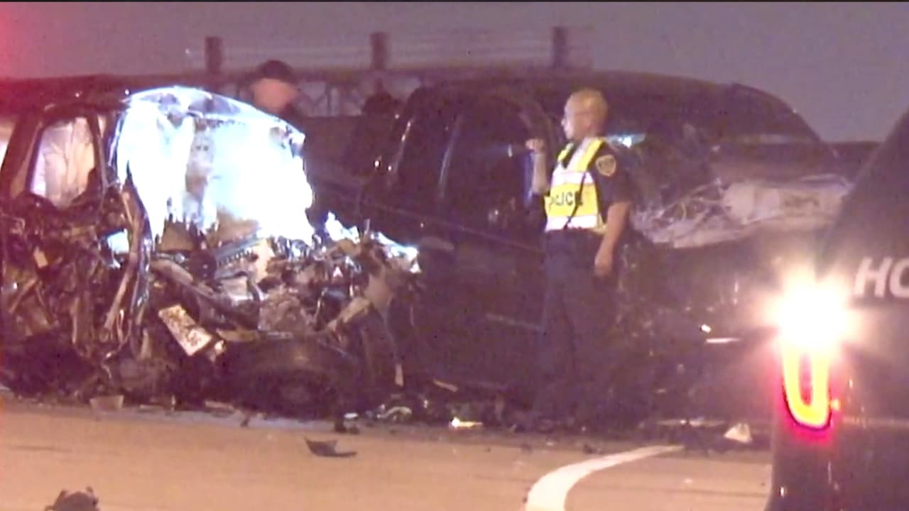 Un hombre conduce el jueves 9 de mayo en sentido contrario en la carretera S. Main y se estrella contra una camioneta SUV, provocando la muerte del conductor. El sospechoso intentó huir de la escena, pero fue detenido por testigos. Las autoridades indicaron que posiblemente enfrentará cargos y no se ha dado a conocer si estaba intoxicado.
