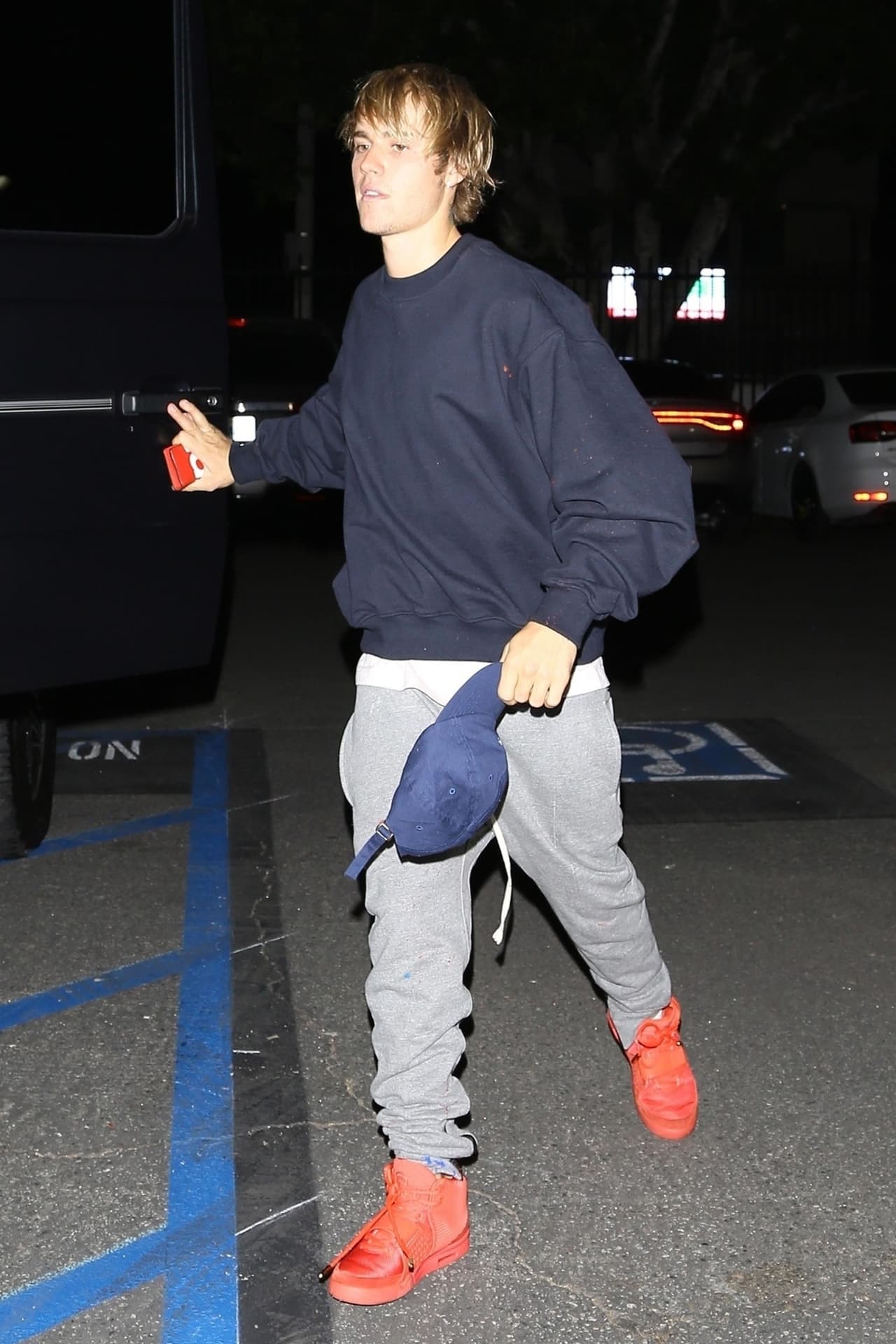 Y como ya es habitual en ellos, Justin y Selena fueron vistos este miércoles asistiendo a la iglesia. 
<br>