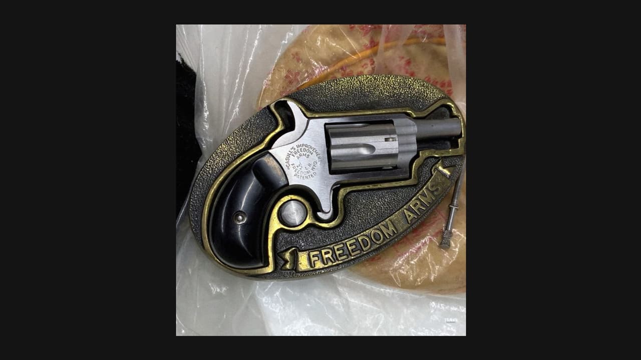 <b>Puesto 7. Hebilla de arma de fuego</b>
<br>
<br>Lugar donde fue encontrado: Aeropuerto Honolulu Internacional (Hawaii).
<br>
<br>Los hallazgos fueron publicados por la agencia en un video que resume todos los objetos más extraños del 2021.