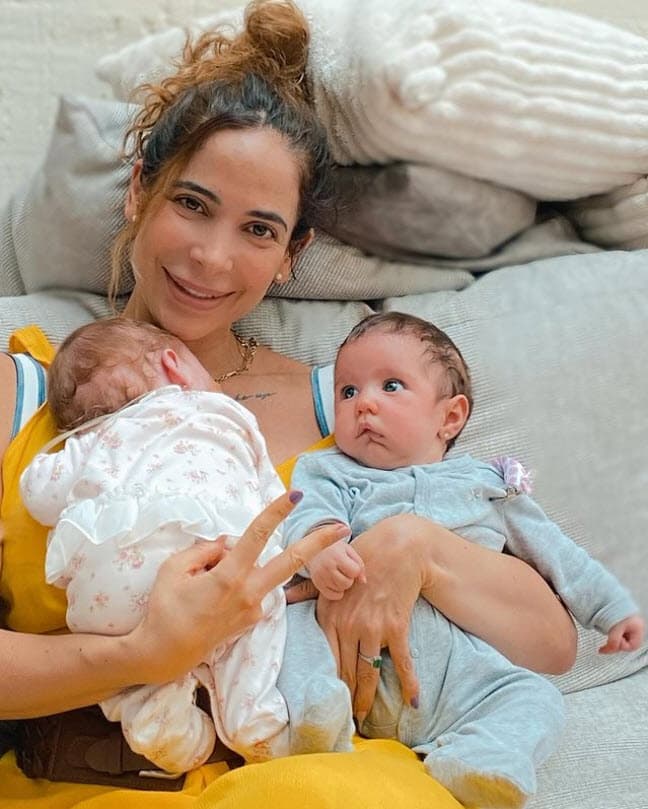 El 16 de mayo publicó esta instantánea y escribió: "Ayer así, hoy es otra historia" y agregó los 'hashtags': 
<b>"No todo es felicidad"</b> y "Problemas de mellizas y mamá".
<br>