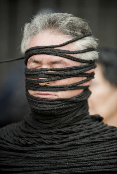 Ante Gobernación, los manifestantes deploraron que la investigación del asesinato de José Eduardo Moreira, ocurrido en Coahuila el 3 de octubre pasado, haya avanzado bastante en solo una semana mientras ellos siguen esperando justicia.