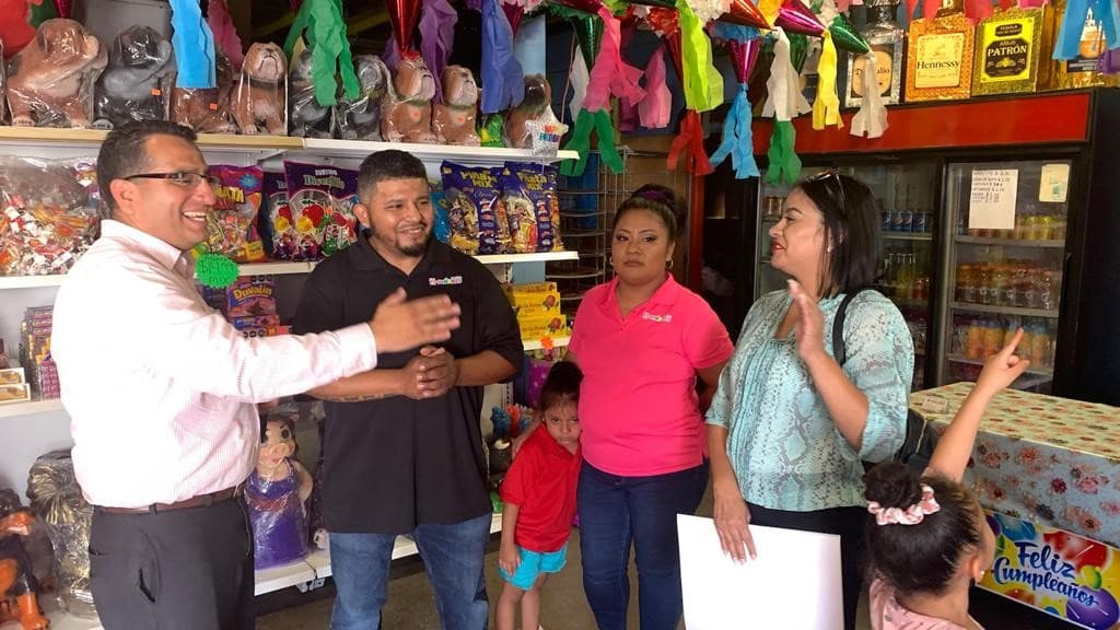 La mayoría de los ciudadanos estadounidenses y personas que trabajan en el país deben pagar impuestos dependiendo de su ingreso, su estado civil y su edad, pero hay quienes no están obligados a cumplir con esta responsabilidad civil.