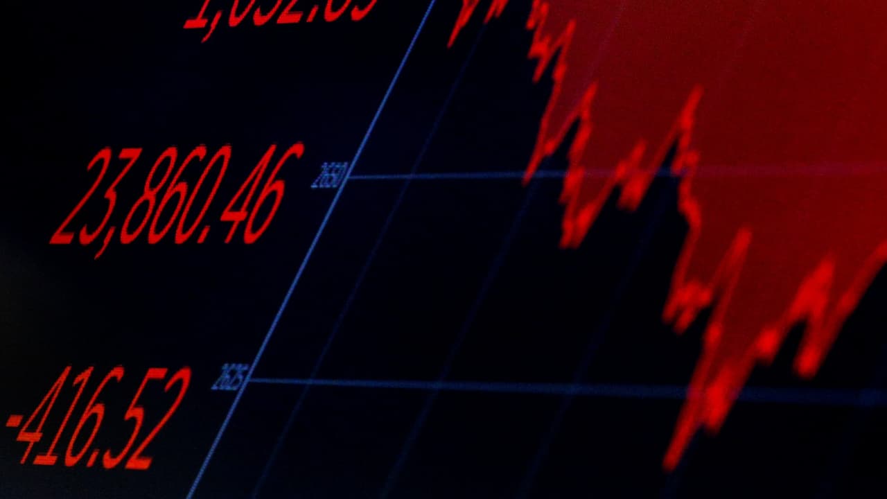 El índice Dow Jones cae 400 puntos tras anuncio de Trump de imponer aranceles a las importaciones de acero y aluminio