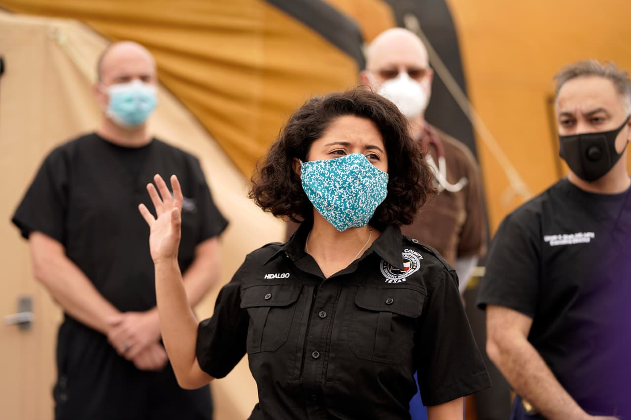 Una de las políticas demócratas que ha también ganado atención es la jueza del condado de Harris (Houston), Lina Hidalgo, que a sus 29 años ha ocupado un papel fundamental en la gestión de la pandemia en Harris, el condado más grande de Texas. Sin embargo, Hidalgo ha dicho que ella busca la reelección en 2022 y no ha expresado intenciones de saltar a la arena estatal.