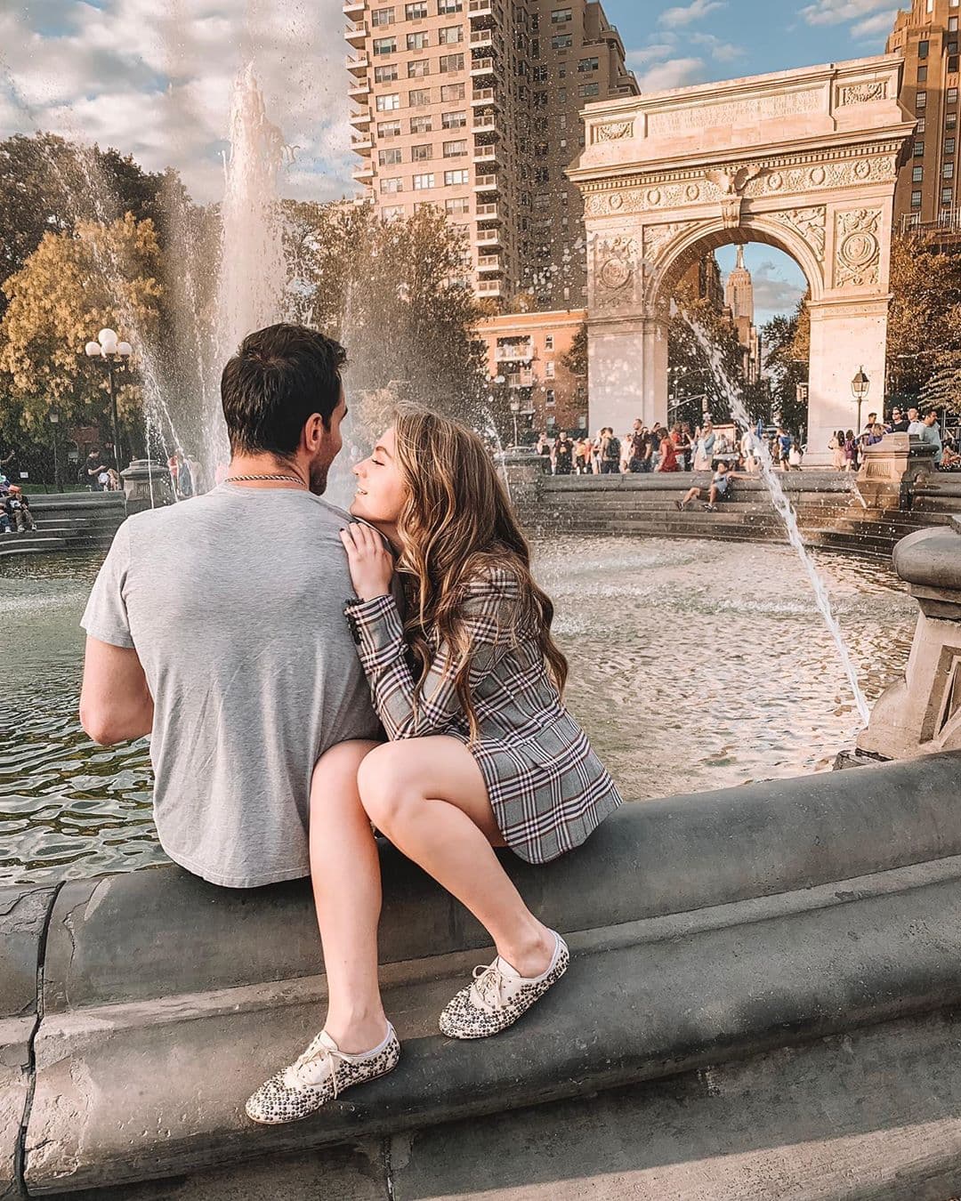 La primogénita de Angélica Rivera apuntó que el flechazo con Pablo Bernot simplemente le llegó: "Yo creo que para el amor no hay ni tiempo, ni edad, ni momento".