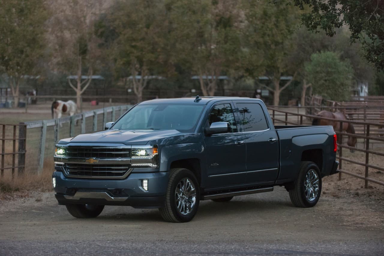 <b>Segundo lugar: Chevrolet Silverado</b>
<br> La camioneta pickup de Chevrolet año tras año llega en el segundo lugar de la lista lo cual no es nada de que avergonzarse pero le quita un poco de brillo a la gloria de una camioneta que en cualquier caso merecería llegar de primera.