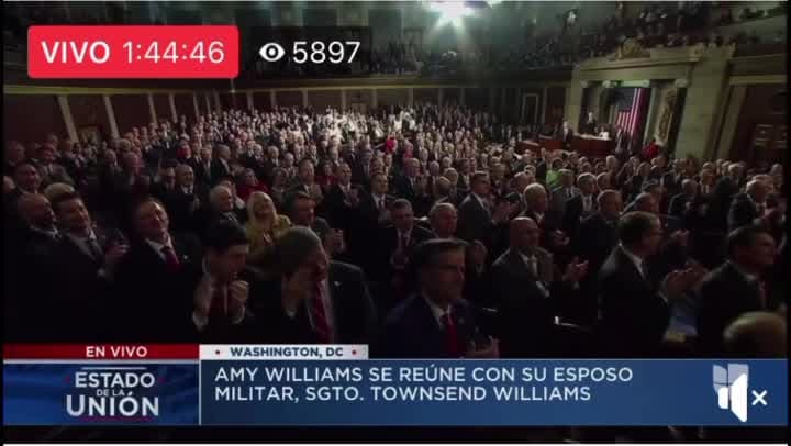 Soldado de Fort Bragg es reunido con su familia en el discurso del Estado de la Unión 