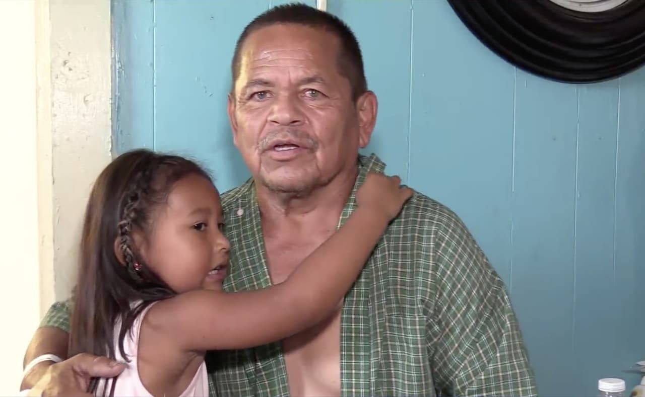 La familia ha creado una cuenta de 
<a href="https://www.gofundme.com/f/need-help-with-expenses-for-my-parents?utm_source=facebook&utm_medium=social&utm_campaign=p_cf+share-flow-1&fbclid=IwAR3VgDd5SoHHCtHlDQ6B1SUTpdpAkuBgzSMI3M_A8PxkpjeVSSC7Tk66irg" target="_blank">GoFundMe</a> para cubrir los gastos médicos de su padre ya que no cuentan con seguro médico. Don Igancio asegura que lo más importante es estar vivio agradece a la comunidad por las donaciones que ayudarána pagar las facturas.