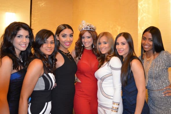 Aleyda Ortiz compartió con las chicas que audicionaron en Nueva York para Nuestra Belleza Latina 2015. ¡Y hasta consejo les dio a las chicas!