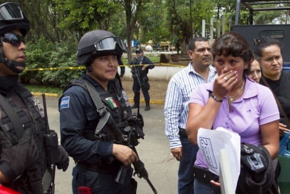 Le dijo que liberaría a su prima si iba por ella y al llegar las dejó cautivas a las dos.