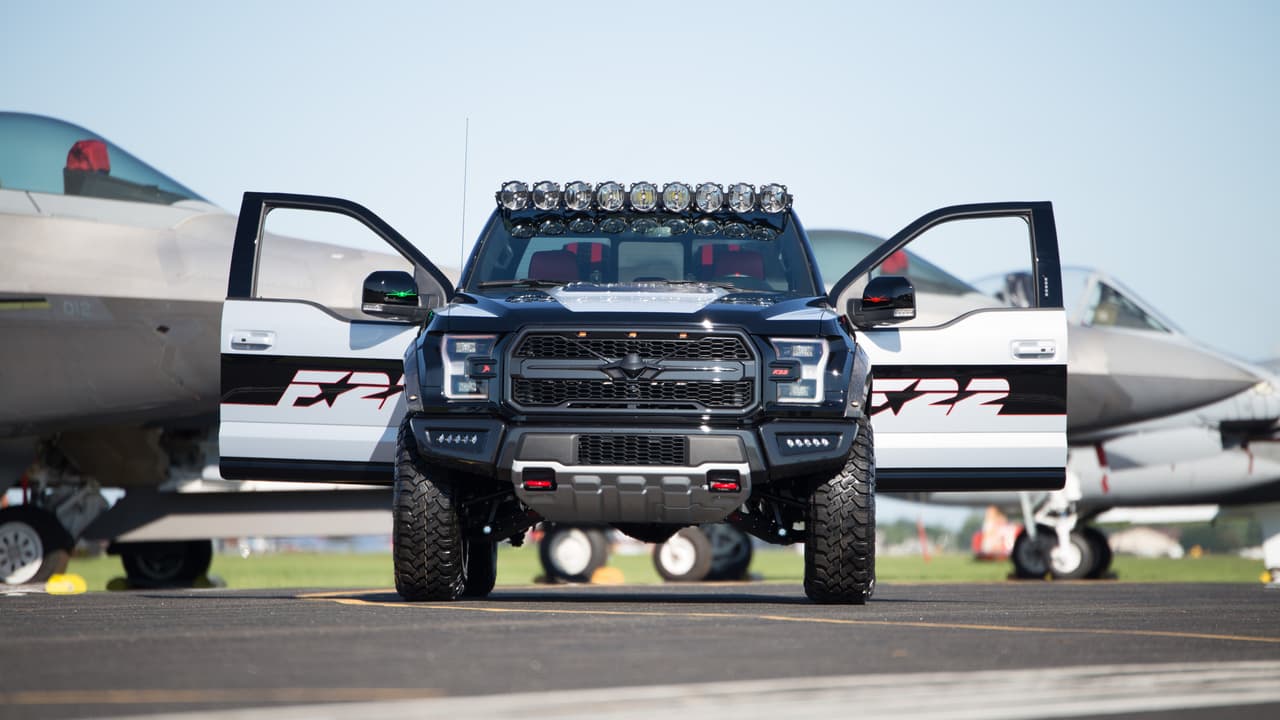 La subasta por este vehículo alcanzo un monto total de $300,000 destinados a la organización mencionada antes.