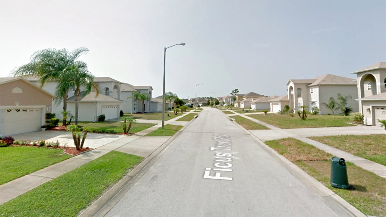 <b>Puesto 6. Poinciana, Florida. </b>17.4 % de
<b> </b>los 67,169 habitantes de esta ciudad viven bajo el umbral de pobreza y enfrentan una tasa de desempleo de 6.9%. El tiempo de viaje promedio en Poinciana es de aproximadamente 44 minutos, muy por encima del promedio nacional (27 minutos).