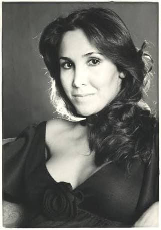 Florinda Meza se incorporó a la tropa actoral de 'El Chavo del 8' siendo novia de Carlos Villagrán, quien interpretaba a "Quico". Hacia 1977 surgió una relación sentimental entre Florinda y el productor del programa, Roberto Gómez Bolaños, misma que consolidaron como matrimonio en 2004.