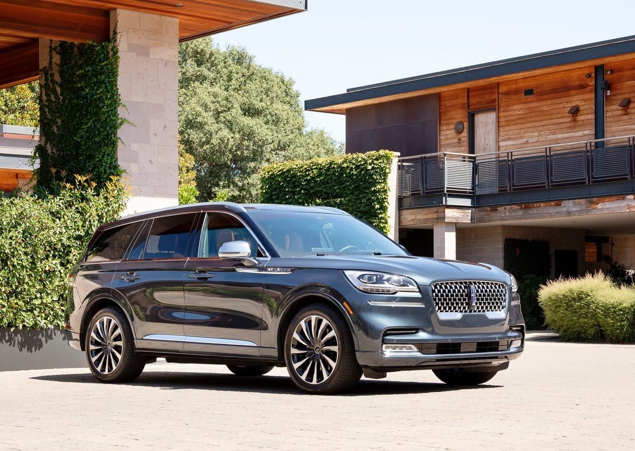 <h3 class="cms-H3-H3"><b>26. Lincoln</b></h3>
<br>
<br>En la última posición del ranking se encuentra Lincoln que llegó a descender 11 posiciones para convertirse en la marca de carros ‘menos confiable’ de 2020 dentro del mercado estadounidense.
<br>
<br>
<b>Puntaje:</b> 8/100