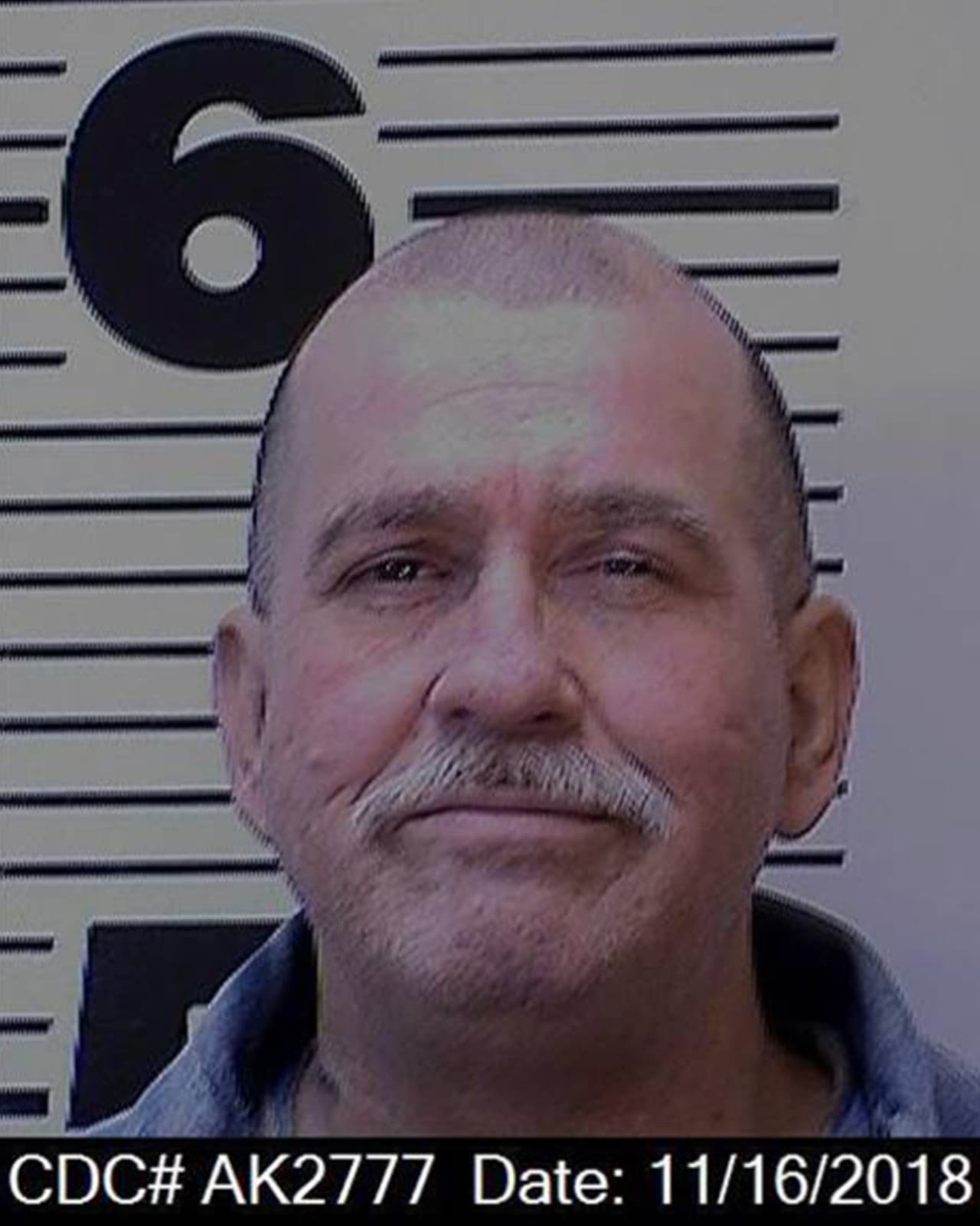 David Reed, de 60 años, murió en un hospital del Área de la Bahía el 7 de julio debido a complicaciones derivadas de la infección de covid-19 que contrajó dentro de la cárcel de San Quintín. Reed fue condenado a la pena capital en 2011 por homicidio en primer grado y asalto con un arma letal.