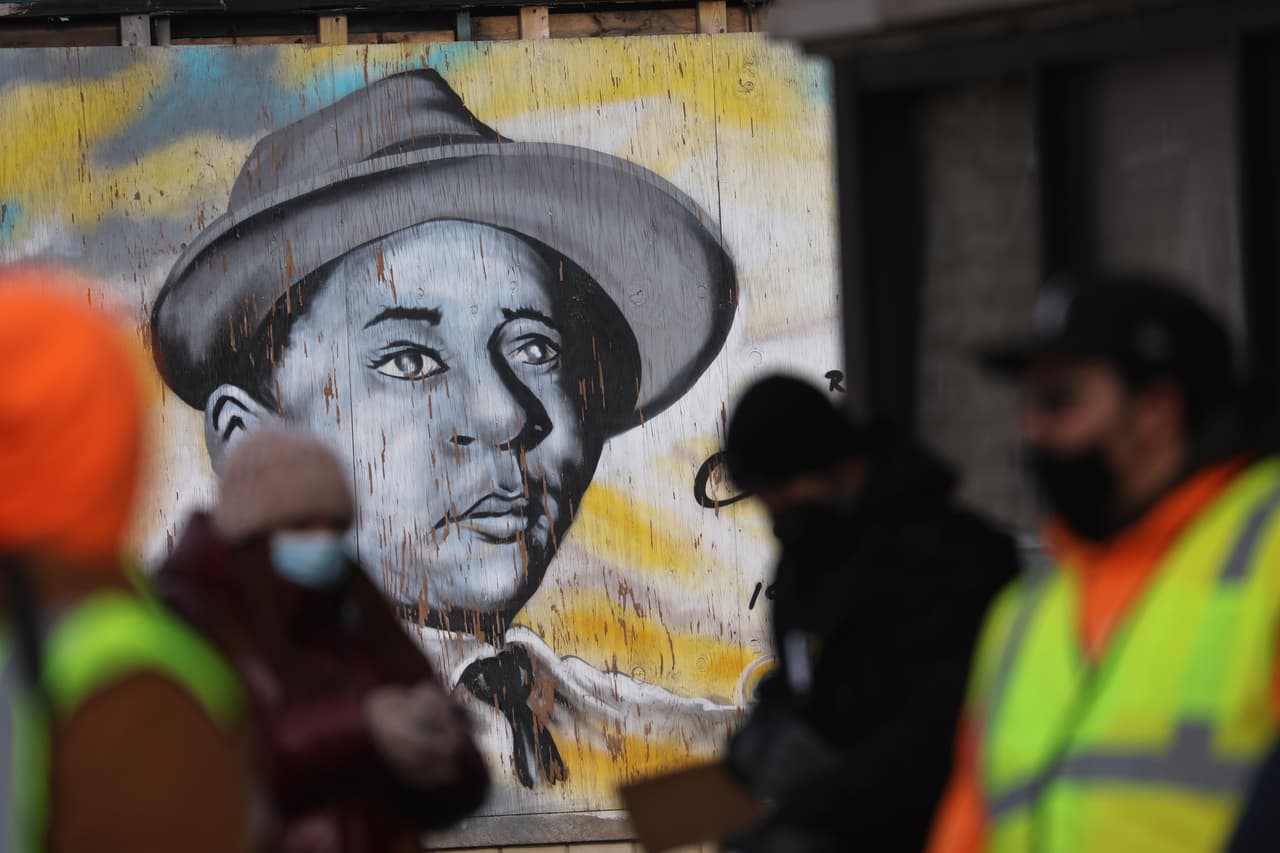 En las calles de Chicago se recuerda a Emmet Till, quien tras su asesinato a los 16 años se volvió un ícono de la lucha por los derechos civiles.