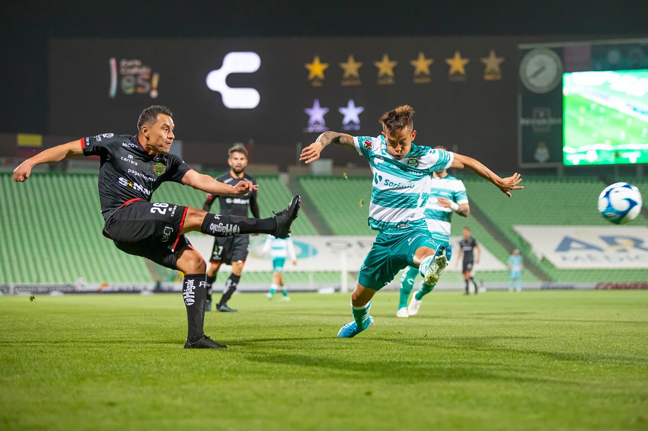 Con autogol de Enrique palos, gol de Santiago Muñoz y gol de Matheus Dória, Santos vence a Bravos 3-2. Los Guerreros se adueñaron de la tercer plaza del torneo y desplazaron al Toluca. Bravos sigue en el fondo de la tabla, aunque todavía tiene un partido pendiente.