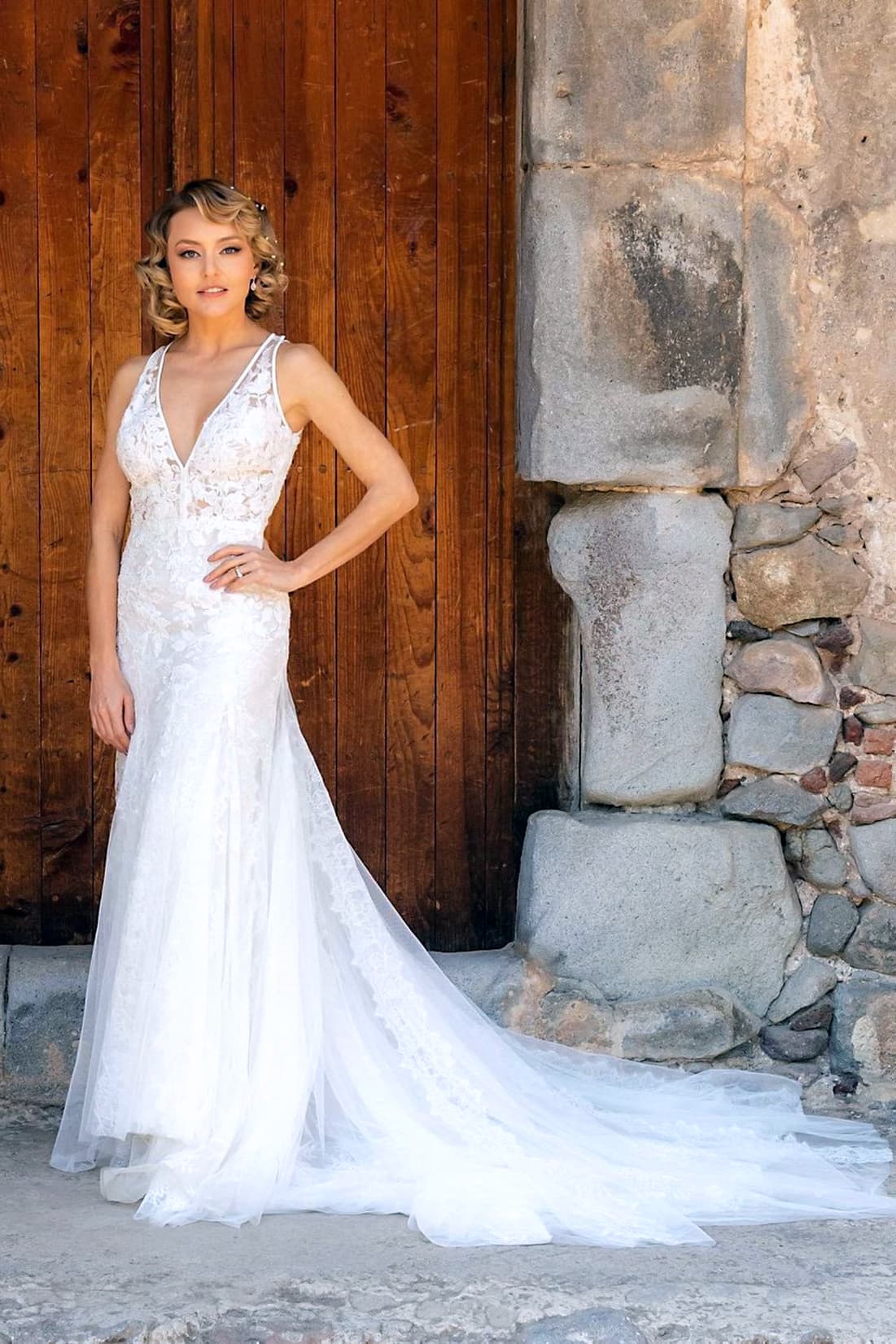 La marcha nupcial ha sonado más de una vez en 
<a href="https://www.univision.com/novelas/novelas-show-temp/angelique-boyer-hablo-de-su-supuesta-boda-con-el-guero-castro">la vida de Angelique Boyer</a>, todas ellas en el marco de sus románticas historias de telenovela.