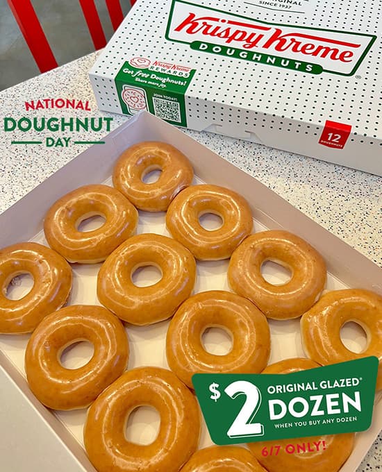 <b>Krispy Kreme </b>
<br>Krispy Kreme está ofreciendo una dona gratis de casi cualquier presentación sin necesidad de hacer una compra. Además, ofrece una docena de donas glaseadas originales por sólo $2, en la compra de otra docena.