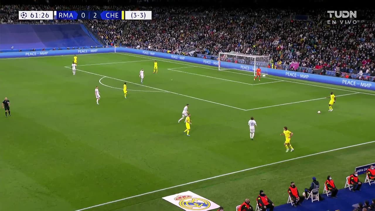 ¡GOL!  anota para Chelsea. Marcos Alonso