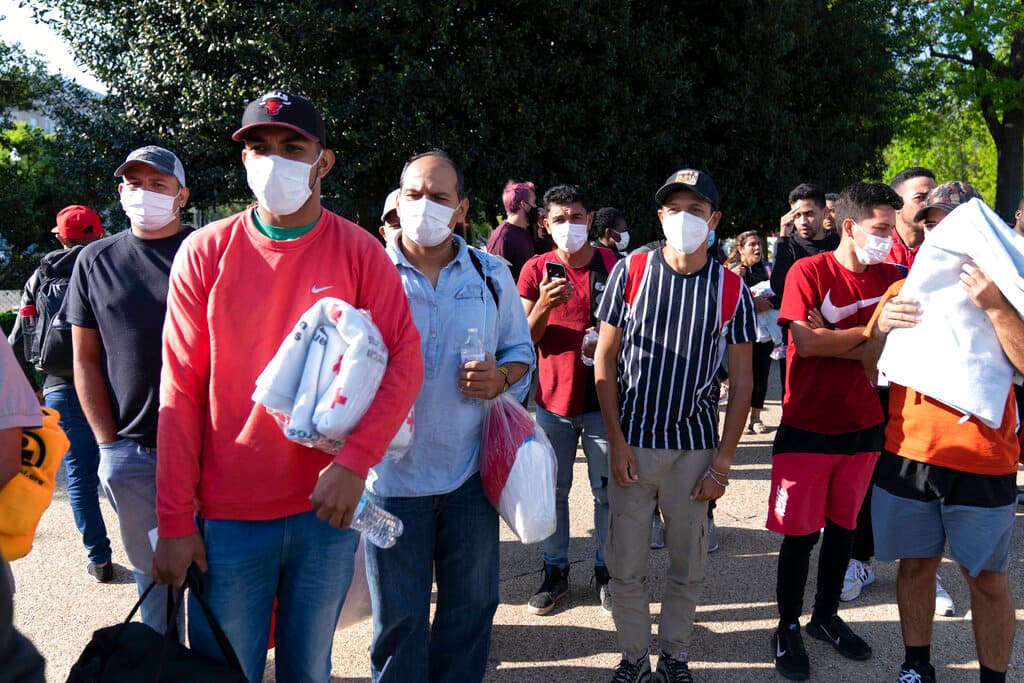 20 estados demandan política que permite el ingreso temporal de inmigrantes de Cuba, Haití, Nicaragua y Venezuela