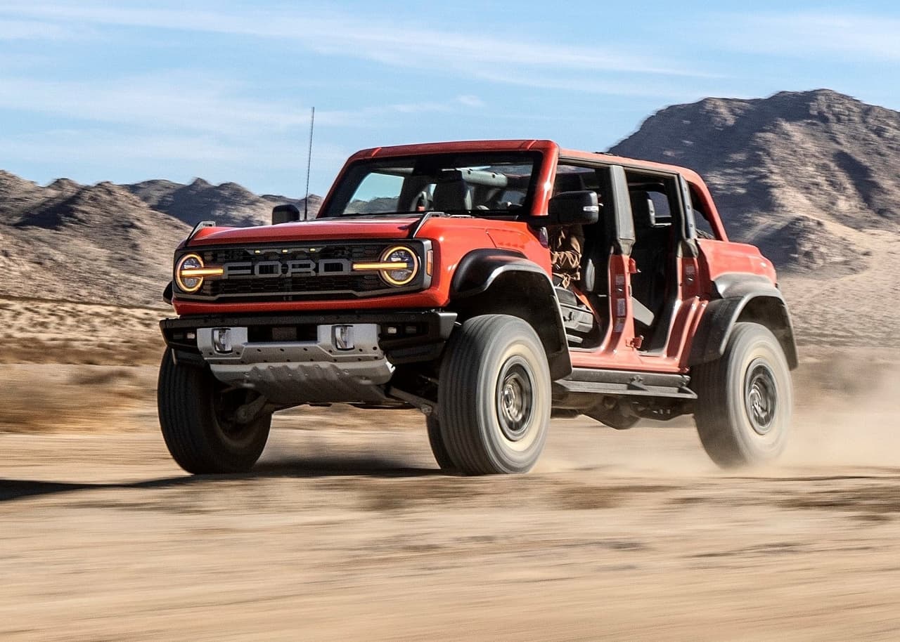 Ford recientemente presentó a la nueva integrante en su familia de SUVs: la Ford Bronco Raptor 2022.