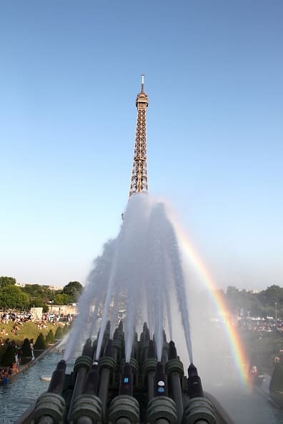 Por el calor, incluso han entrado en vigor medidas de restricción circulatoria en ciudades como París, Lyon, Marsella, Estrasburgo, Grenoble y Annecy.