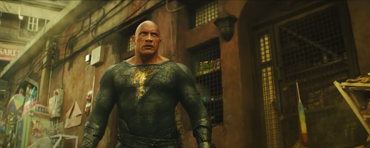 <b>Dwayne Johnson </b>
<br>
<br>Tras unirse al Universo extendido de DC como Black Adam, el actor se convirtió en el quinto mejor pagado de Hollywood: se embolsó 22.5 millones de dólares por su protagónico.
<br>