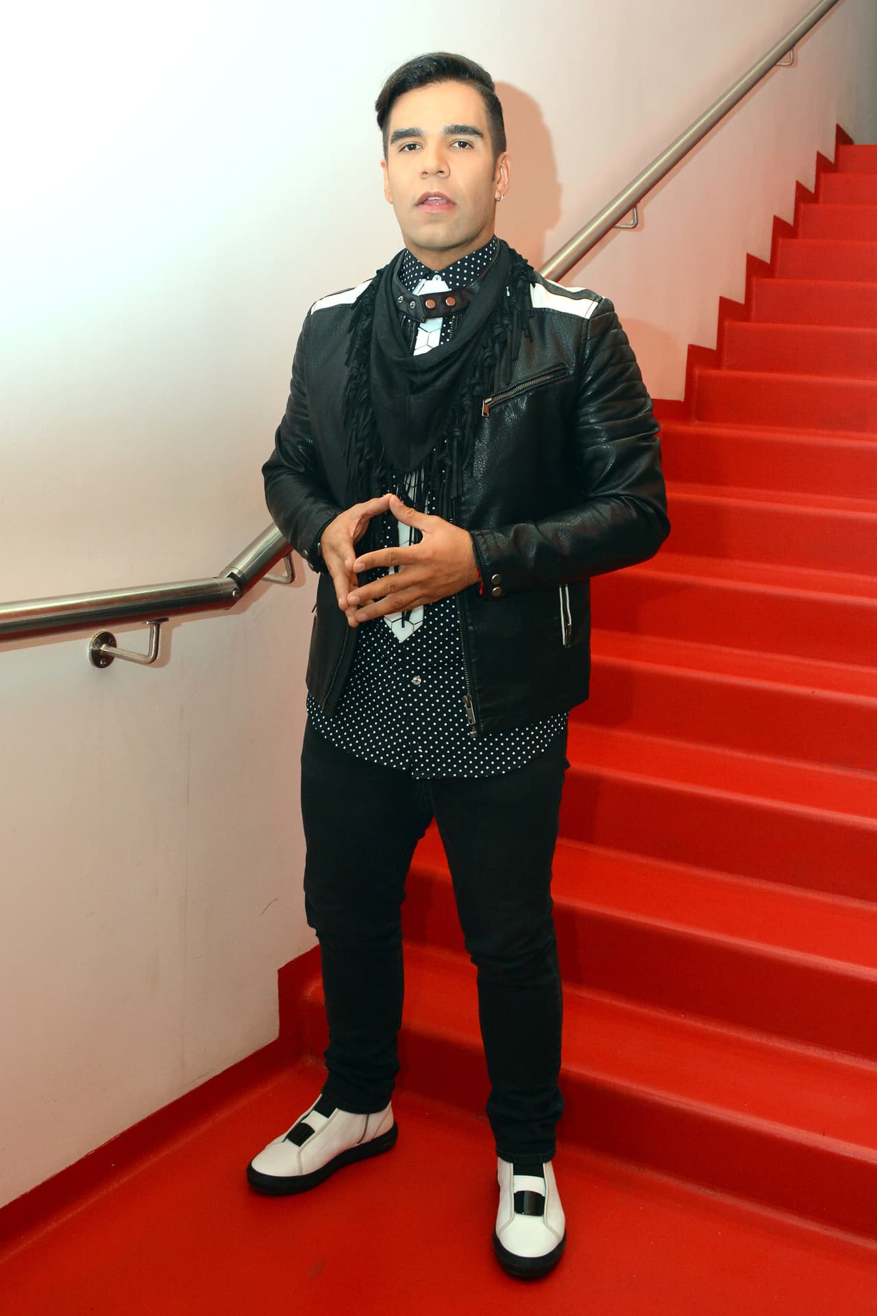 “Ya no es mi novia. Es mi novia y mi prometida [...] estamos perfilándolo (la boda) para hacerlo a fin de año”, dijo Emir.