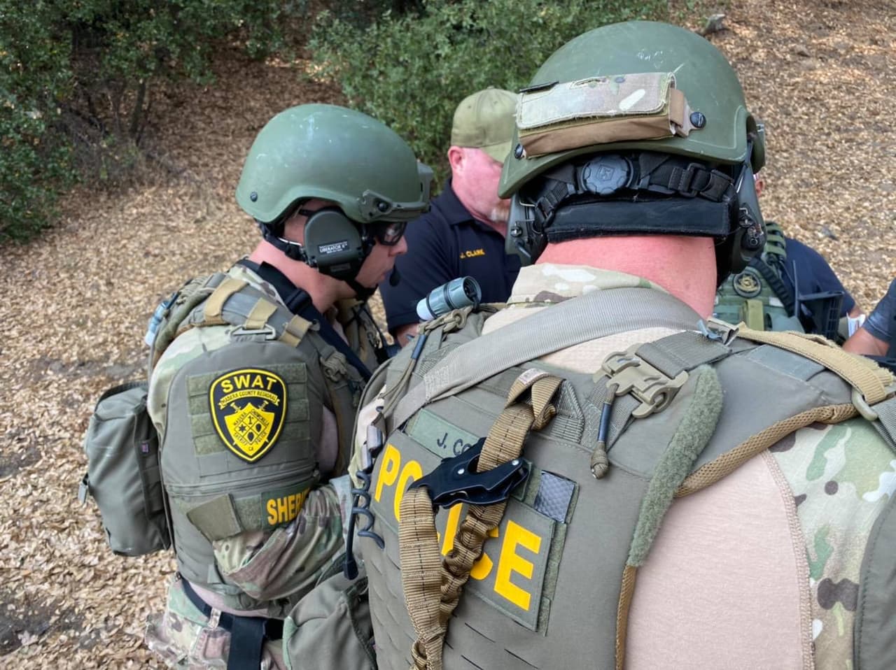 Cierran tramo de la autopista 41 debido a intensa actividad policial en el condado de Madera