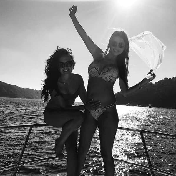 Sólo faltan dos semanas para que Michelle deje la soltería para siempre.