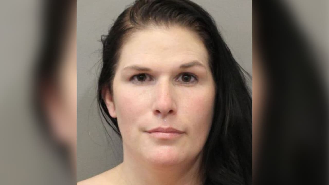 Arrestan a una niñera acusada de robar más de $700 de la casa donde trabajaba en Houston