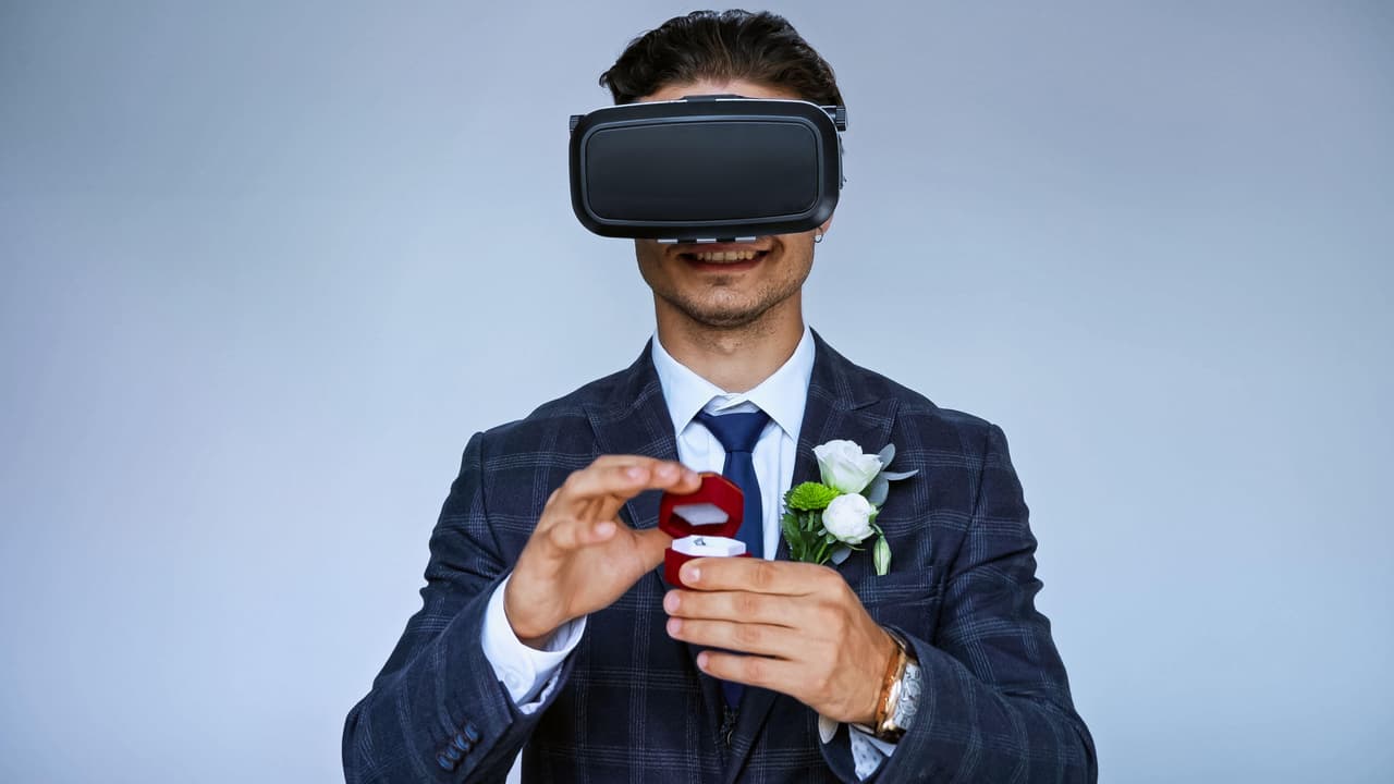 Gracias a la tecnología de realidad virtual y realidad aumentada es que se pueden realizar bodas digitales.