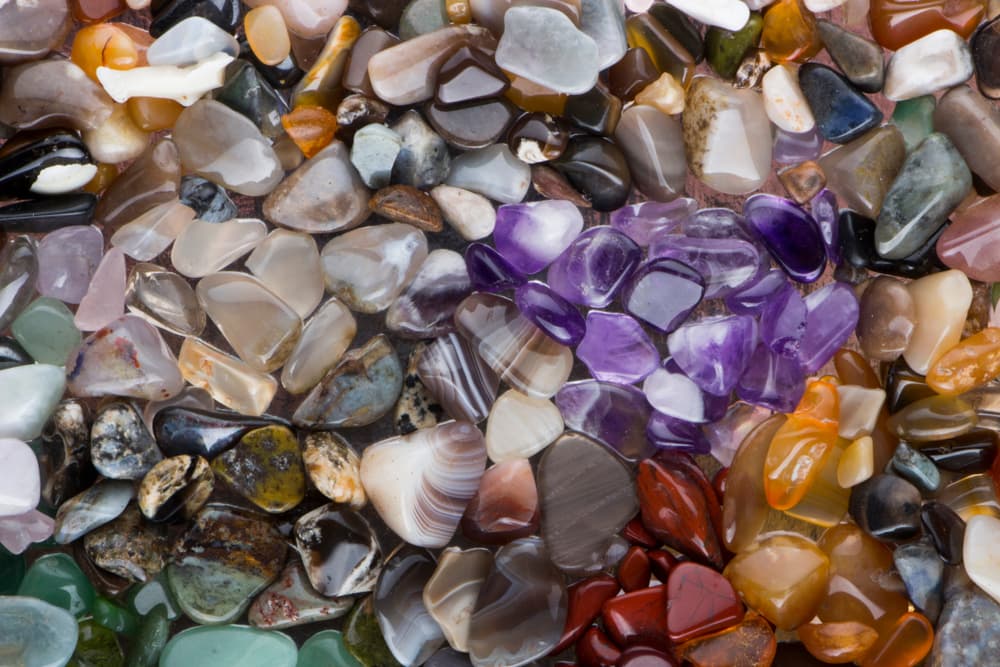 Las malas energías pueden llegar en el momento menos esperado, sin que nos demos cuenta, por lo que es importante estar protegido y para ello la naturaleza nos regaló una gran variedad de piedras con un inmenso poder interior que podemos aprovechar.